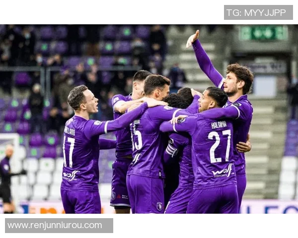 比尔肖特与威尔郡的激烈对决展现足球魅力与团队精神