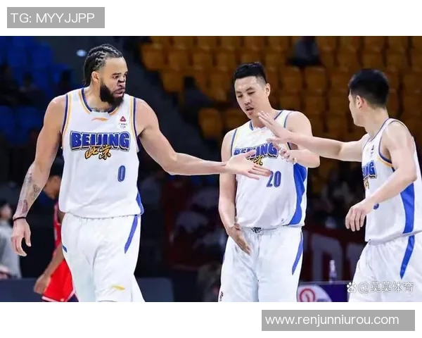 翟晓川的篮球之路：从青涩少年到职业明星的成长历程与心路历程